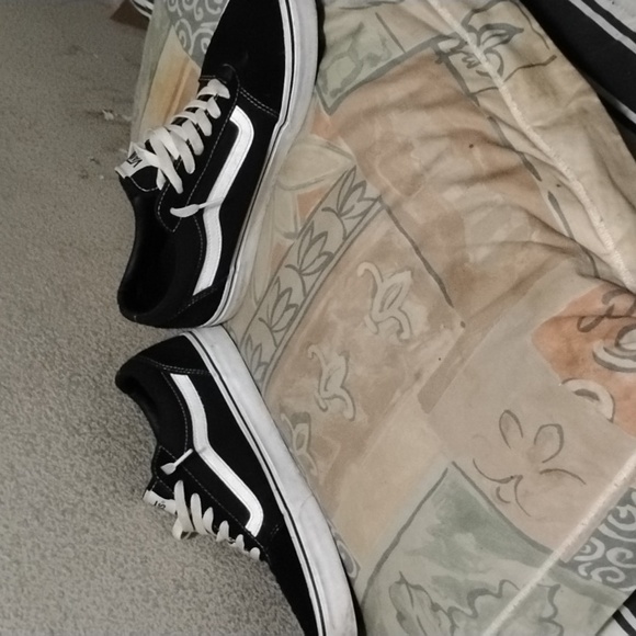 Vans - Picture 3 of 5